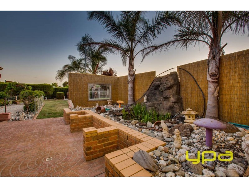 43 Westleigh Drive, Werribee VIC 3030