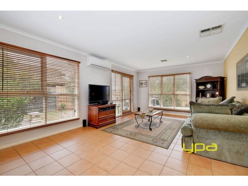 32 Grevillea Crescent, Hoppers Crossing VIC 3029