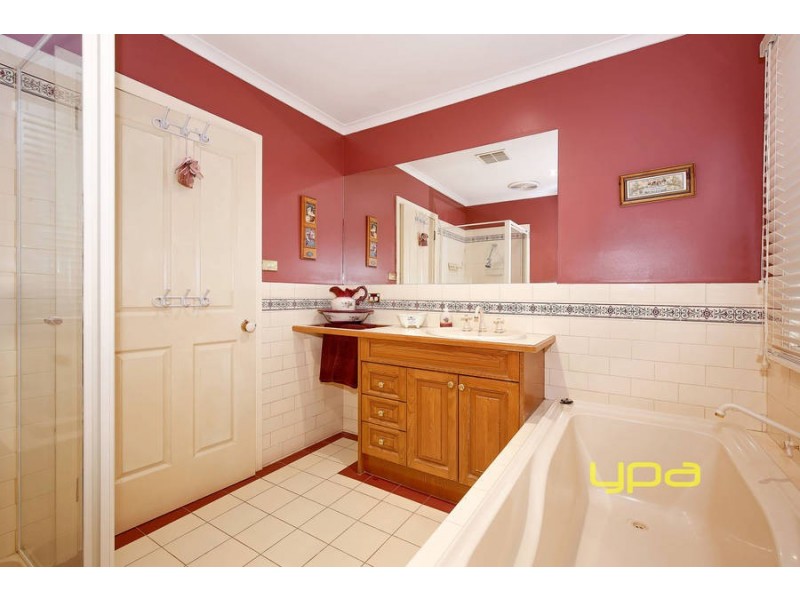 32 Grevillea Crescent, Hoppers Crossing VIC 3029