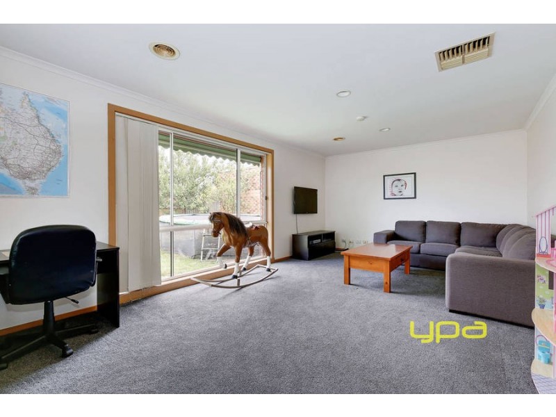 17 Bartlett Crescent, Hoppers Crossing VIC 3029