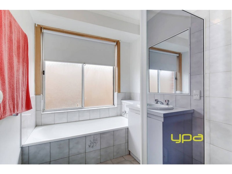 17 Bartlett Crescent, Hoppers Crossing VIC 3029