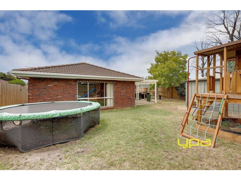 17 Bartlett Crescent, Hoppers Crossing VIC 3029
