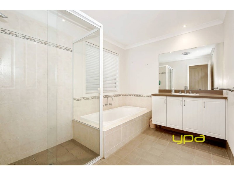 8 Swordgrass Avenue, Tarneit VIC 3029