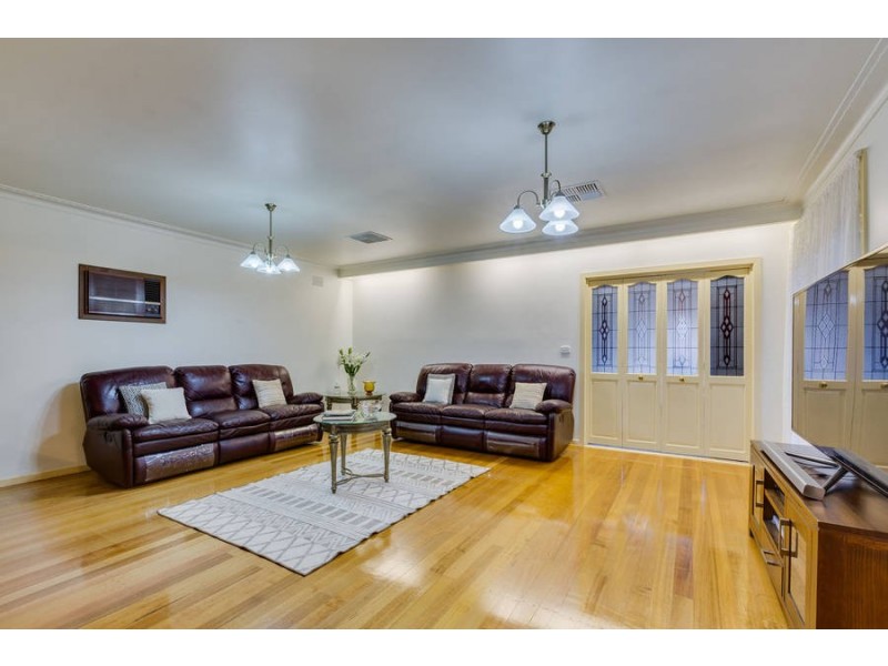 54 Strathmore Crescent, Hoppers Crossing VIC 3029