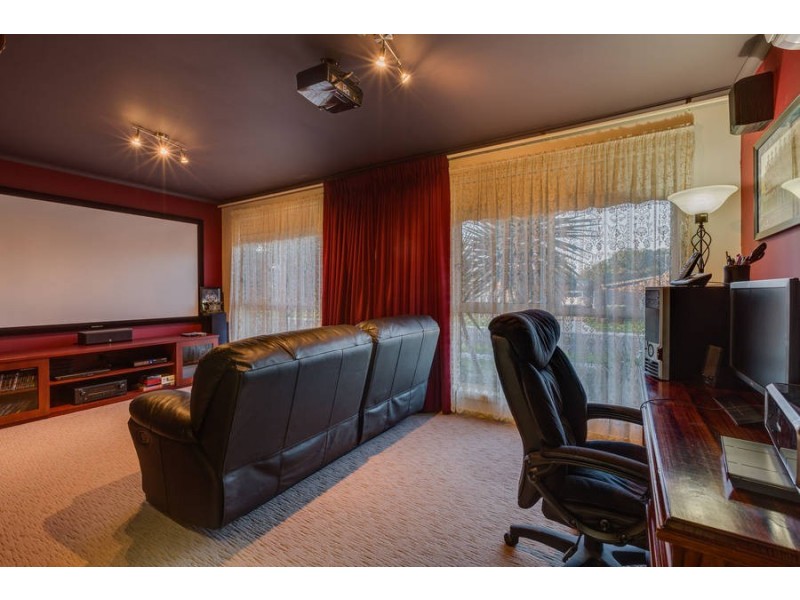 54 Strathmore Crescent, Hoppers Crossing VIC 3029