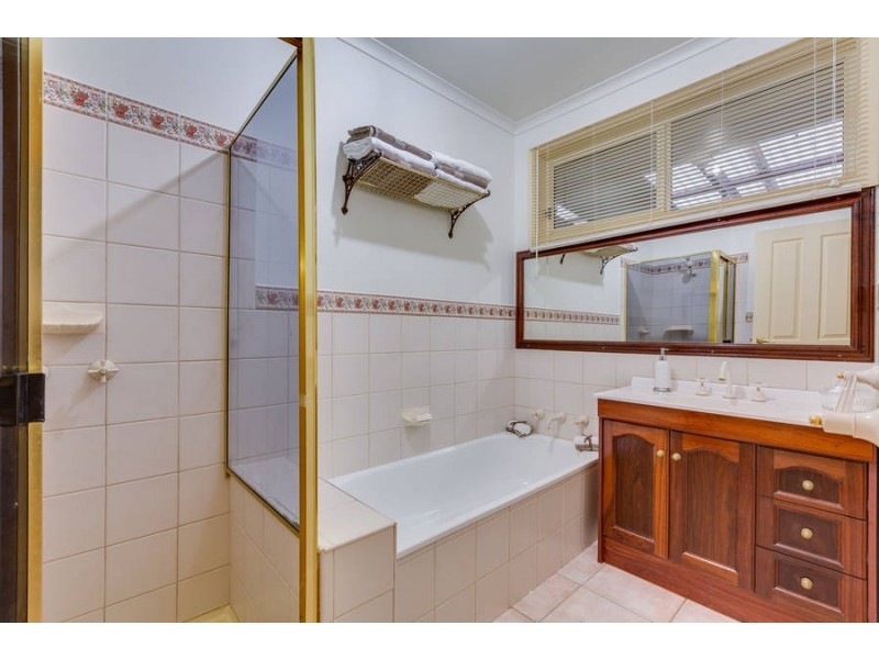 54 Strathmore Crescent, Hoppers Crossing VIC 3029