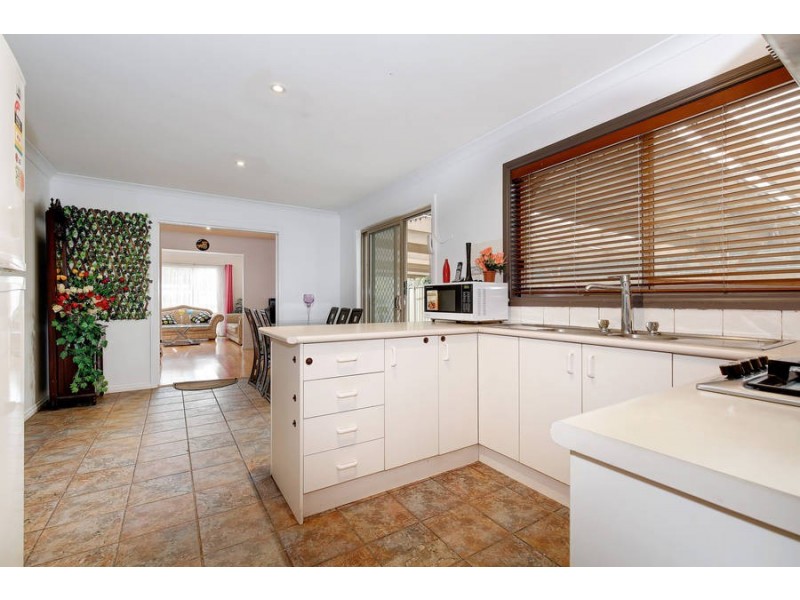 17 Kasem Drive, Werribee VIC 3030