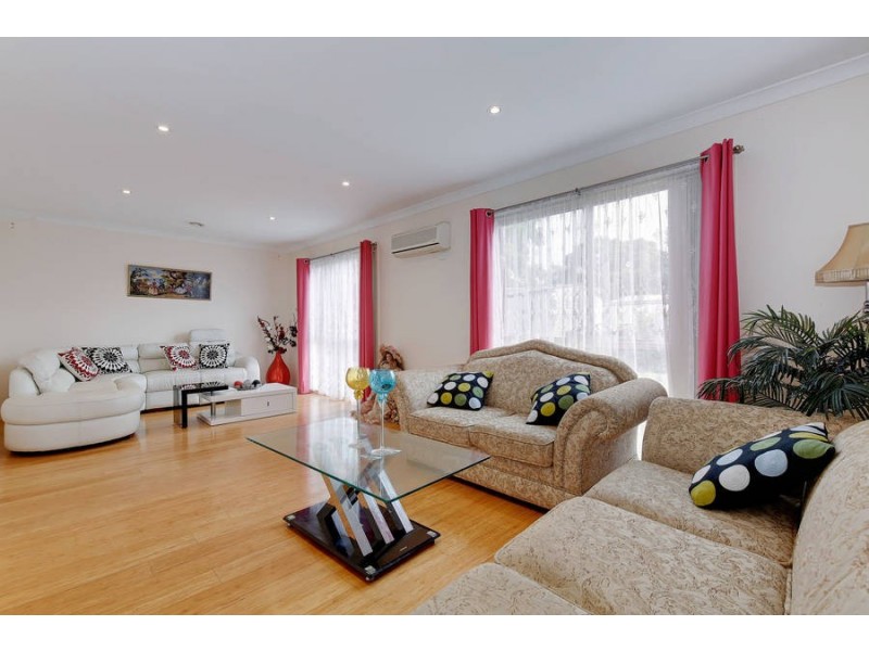 17 Kasem Drive, Werribee VIC 3030