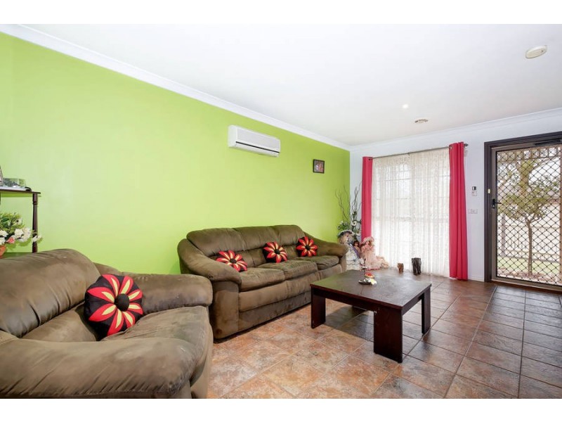 17 Kasem Drive, Werribee VIC 3030