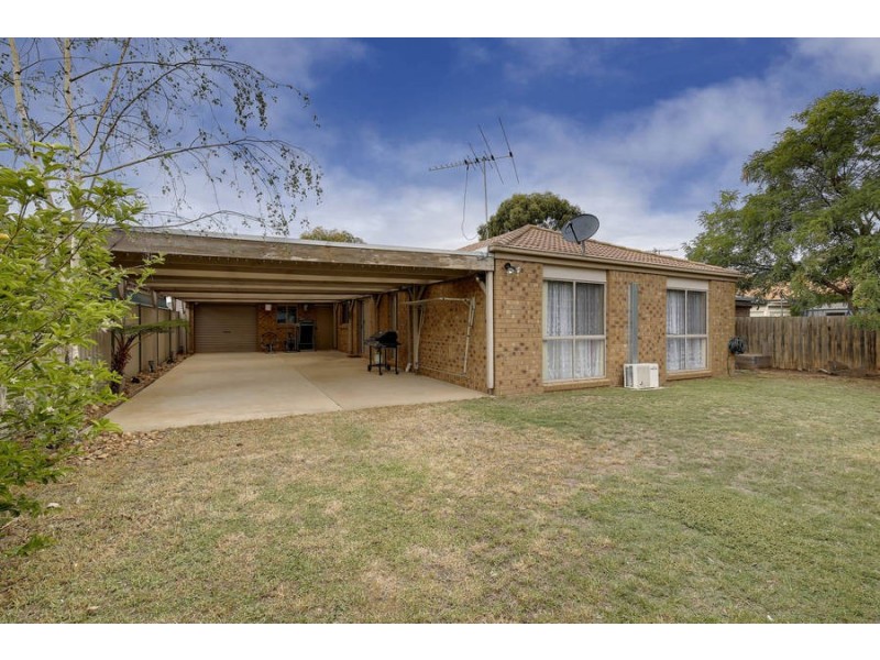 17 Kasem Drive, Werribee VIC 3030