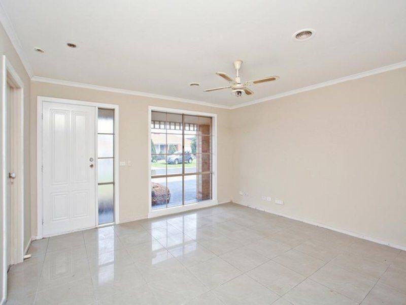 10 Briardale Drive, Werribee VIC 3030