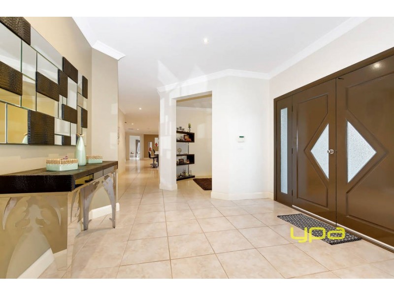 8 Royal Oaks Drive, Tarneit VIC 3029