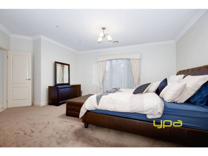 8 Royal Oaks Drive, Tarneit VIC 3029