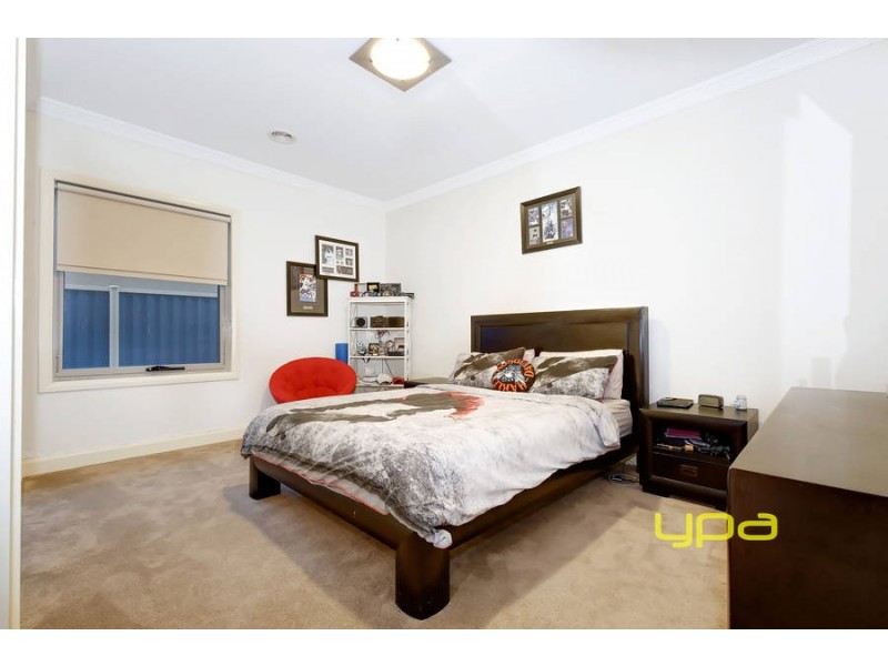 8 Royal Oaks Drive, Tarneit VIC 3029
