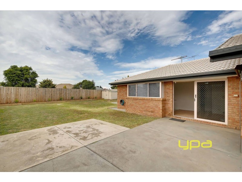 8 Clyde Court, Werribee VIC 3030