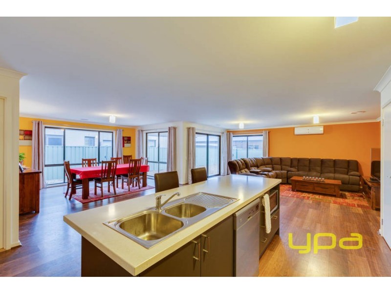 129 Ribblesdale Avenue, Wyndham Vale VIC 3024