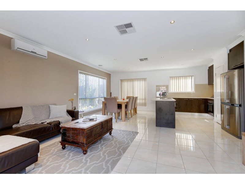 16 Morgan Crescent, Werribee VIC 3030