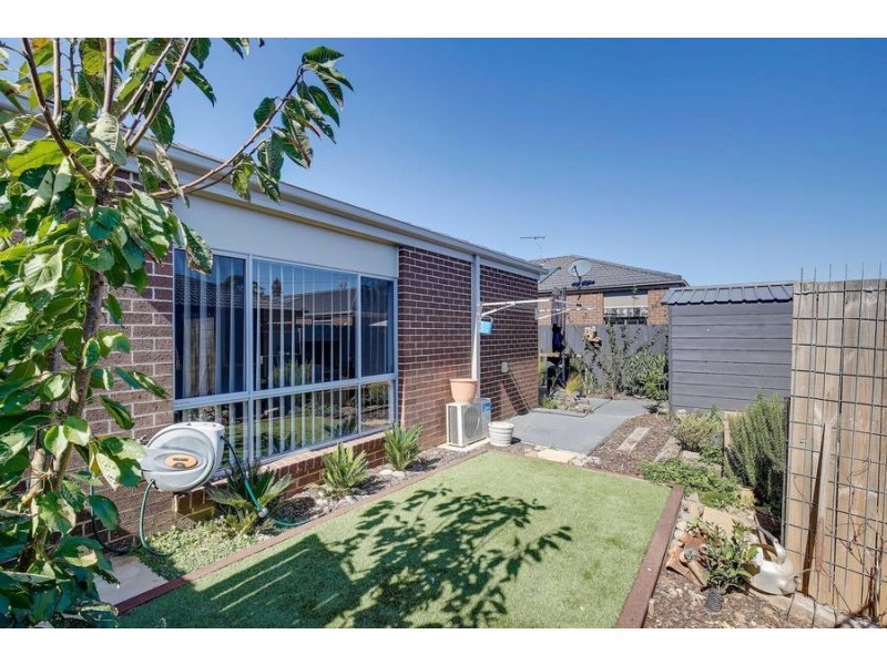 16 Morgan Crescent, Werribee VIC 3030