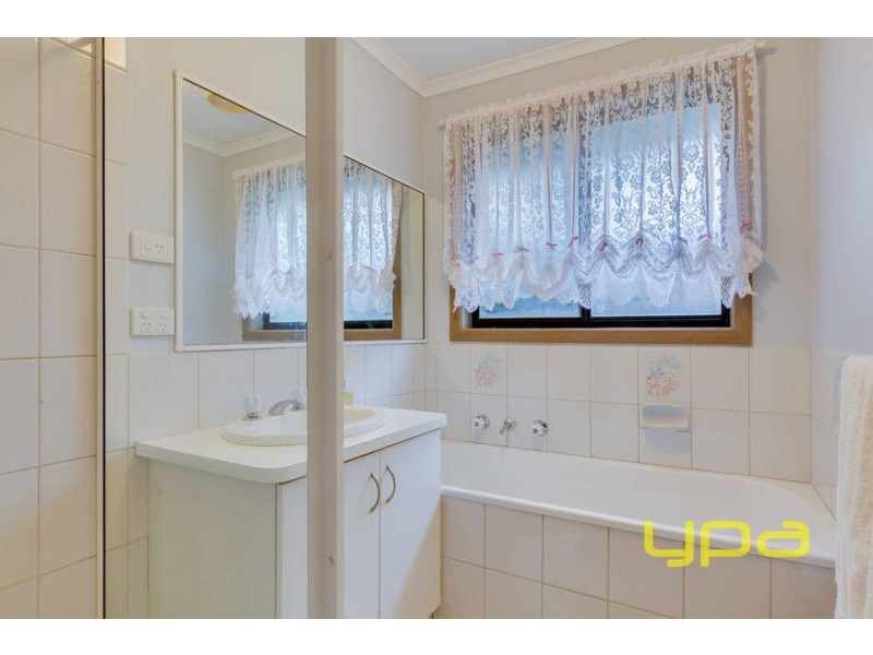 4 Goshawk Court, Hoppers Crossing VIC 3029