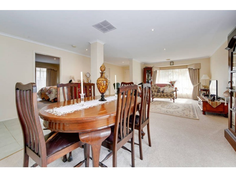 58 Thomas Carr Drive, Tarneit VIC 3029