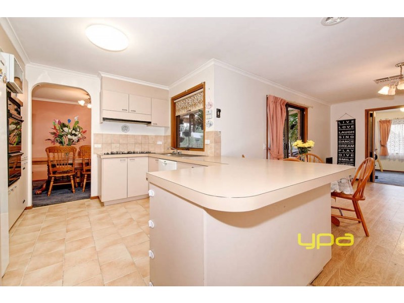 27 Sunbird Crescent, Hoppers Crossing VIC 3029