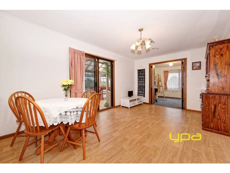 27 Sunbird Crescent, Hoppers Crossing VIC 3029