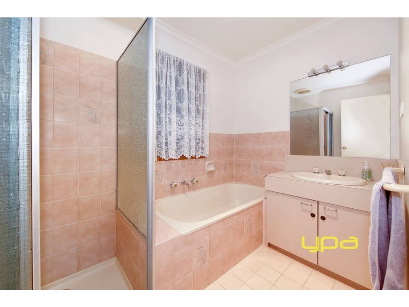 27 Sunbird Crescent, Hoppers Crossing VIC 3029