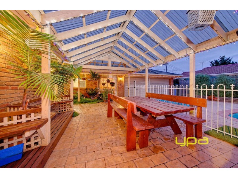 27 Sunbird Crescent, Hoppers Crossing VIC 3029