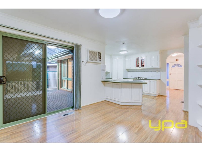 27 Strathmore Crescent, Hoppers Crossing VIC 3029