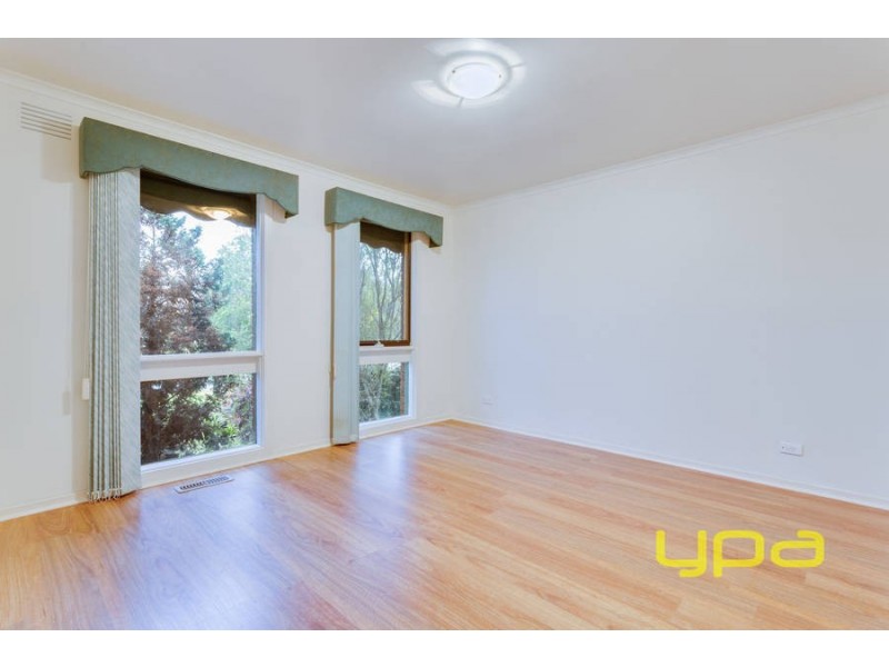 27 Strathmore Crescent, Hoppers Crossing VIC 3029