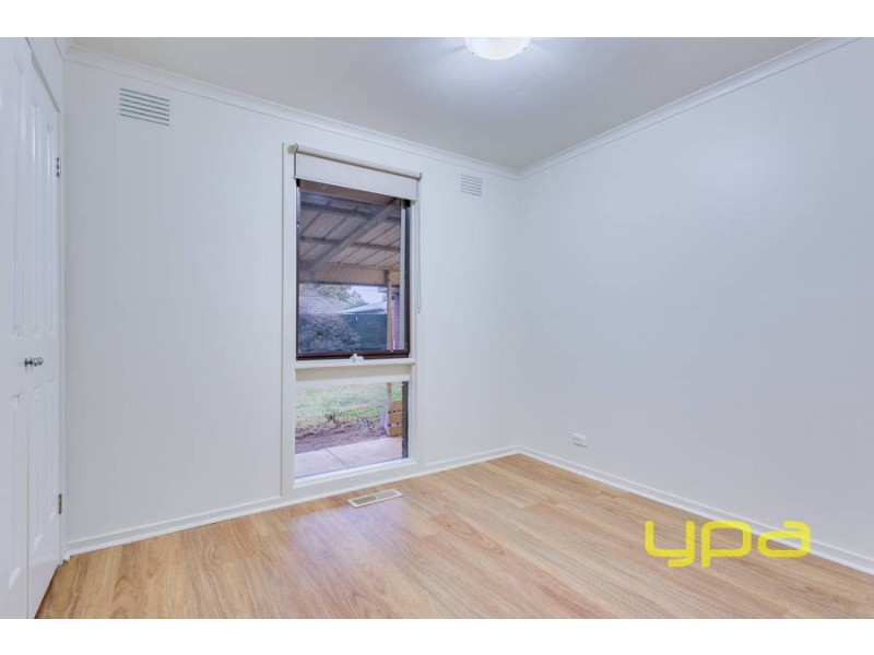 27 Strathmore Crescent, Hoppers Crossing VIC 3029