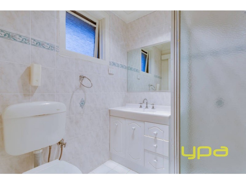 27 Strathmore Crescent, Hoppers Crossing VIC 3029