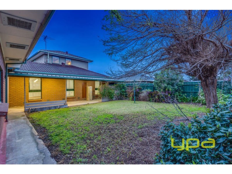 27 Strathmore Crescent, Hoppers Crossing VIC 3029