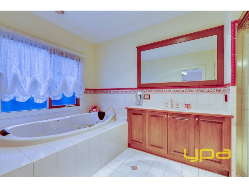 8 Chiswick Court, Tarneit VIC 3029