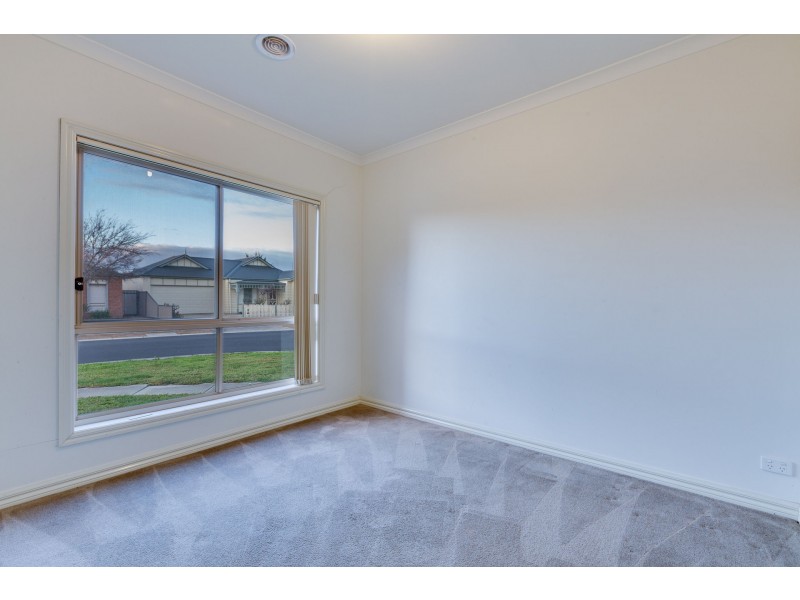 1/43 Knightsbridge Drive, Tarneit VIC 3029