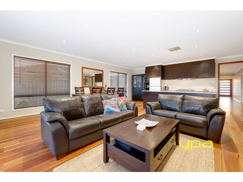 10 Clearwater Rise Parade, Truganina VIC 3029