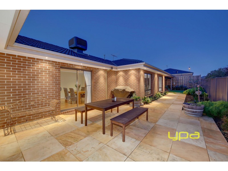 10 Clearwater Rise Parade, Truganina VIC 3029