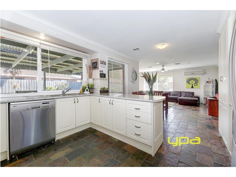 28 St Andrews Drive, Werribee VIC 3030