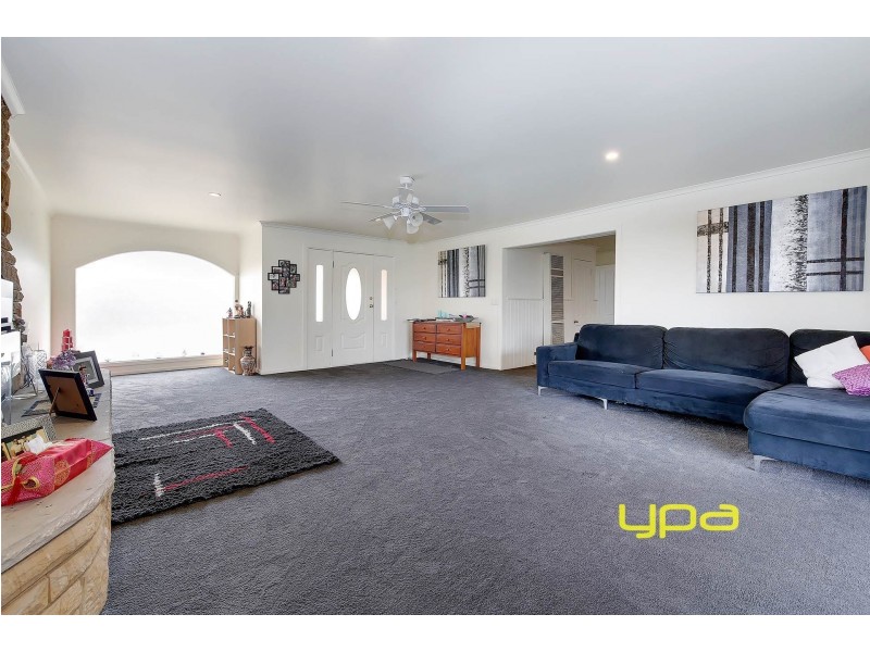 12 Daphne Crescent, Werribee VIC 3030