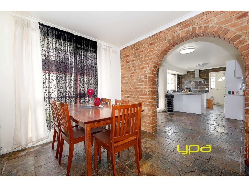 12 Daphne Crescent, Werribee VIC 3030