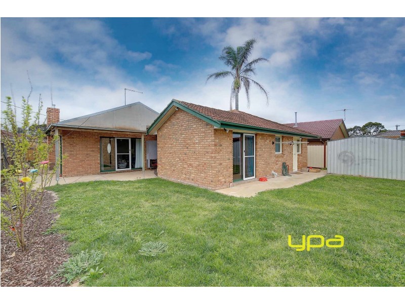 12 Daphne Crescent, Werribee VIC 3030