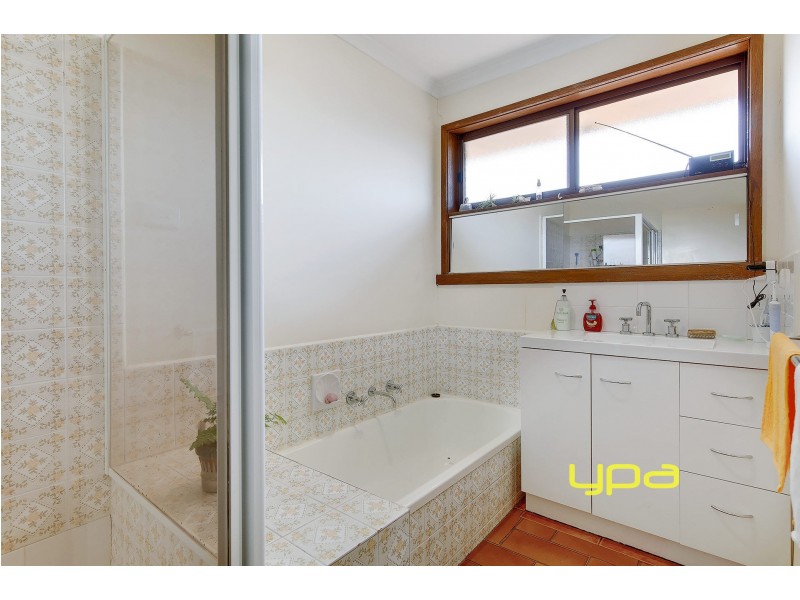 12 Burnham Drive, Hoppers Crossing VIC 3029