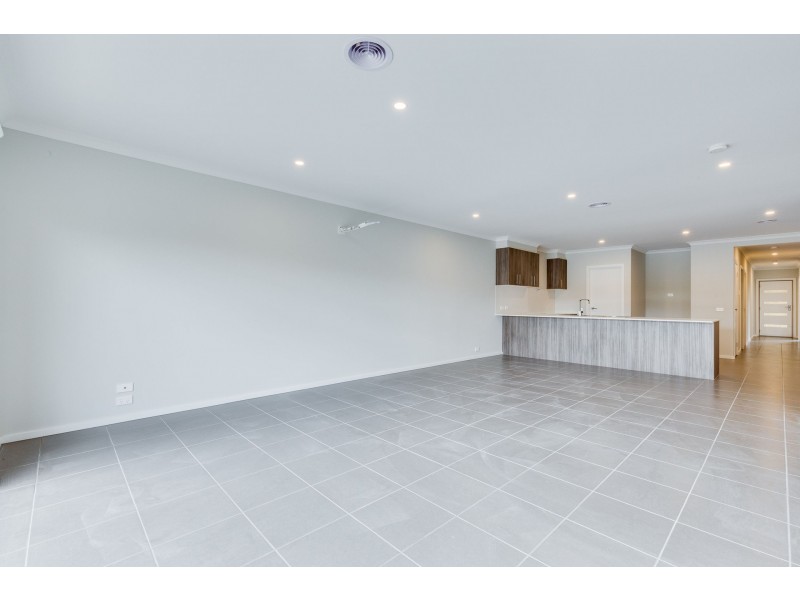 10 Edmonton Avenue, Truganina VIC 3029