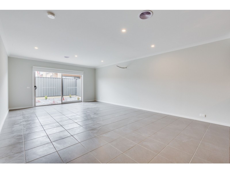 10 Edmonton Avenue, Truganina VIC 3029