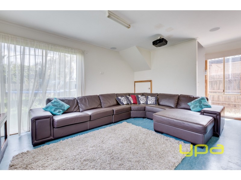 4 Whimbrel Court, Werribee VIC 3030