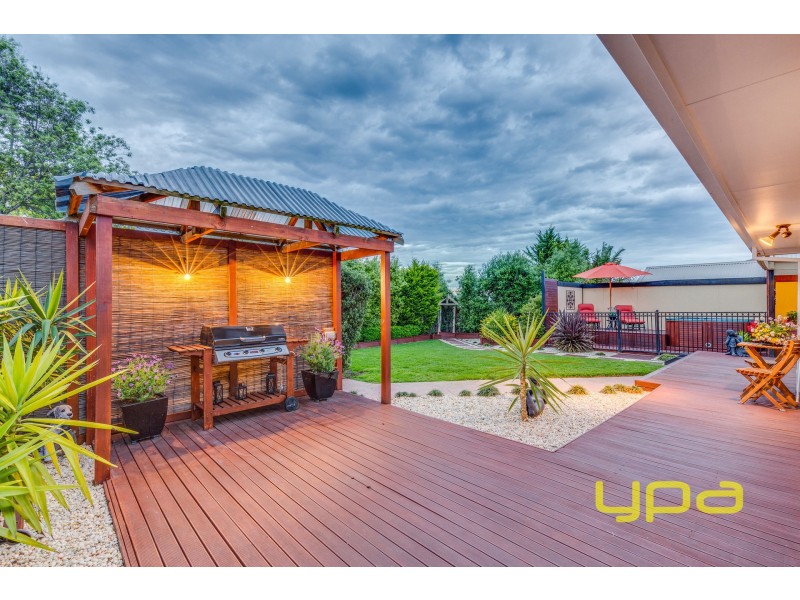 102 Grevillea Crescent, Hoppers Crossing VIC 3029