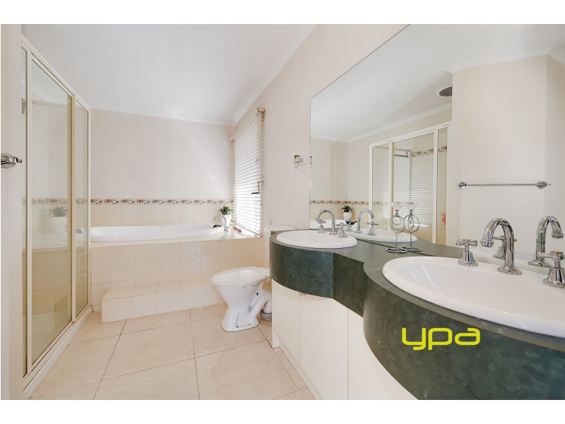 2 Honeyeater Court, Tarneit VIC 3029