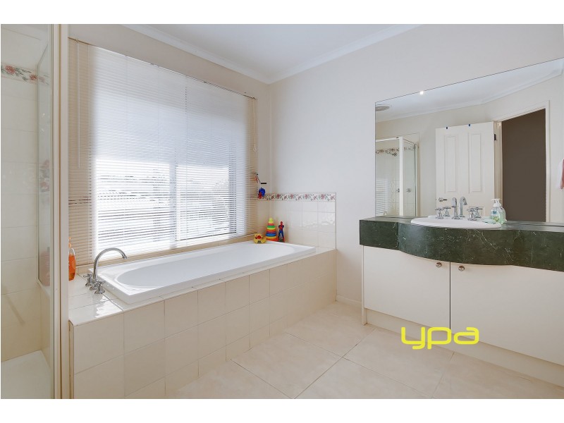2 Honeyeater Court, Tarneit VIC 3029