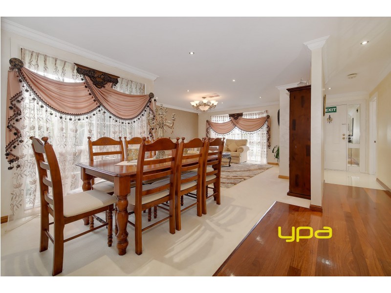 11 Whimbrel Court, Werribee VIC 3030