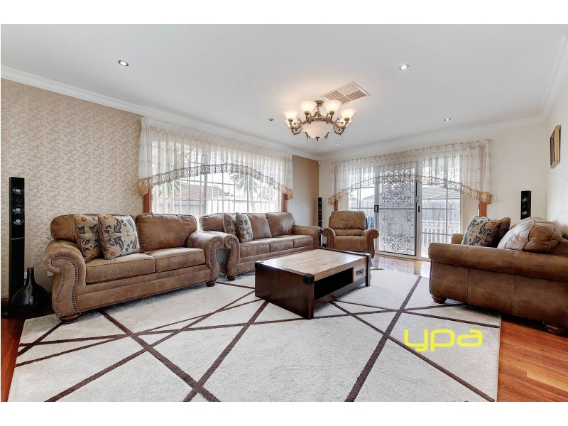 11 Whimbrel Court, Werribee VIC 3030